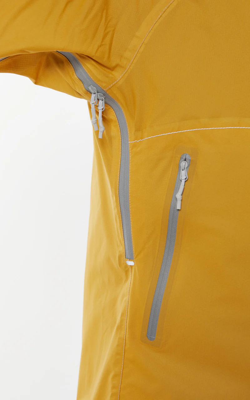 and wander 3L UL Rain Jacket Yellow - Image 14
