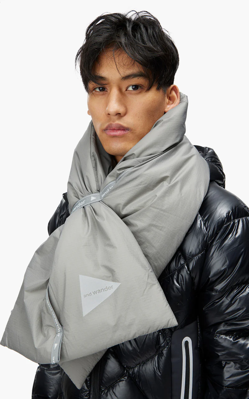 and wander Primaloft Rip Muffler Grey - Image 2
