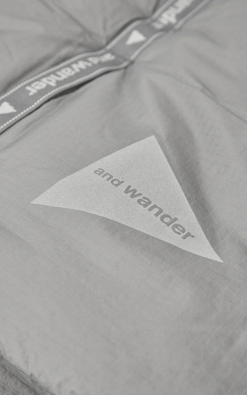 and wander Primaloft Rip Muffler Grey - Image 3