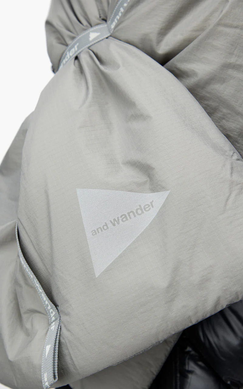 and wander Primaloft Rip Muffler Grey - Image 5