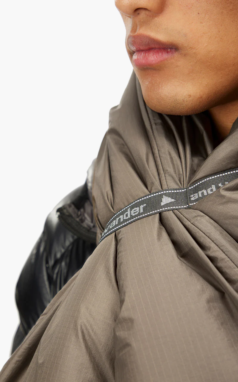 and wander Primaloft Rip Muffler Khaki - Image 6