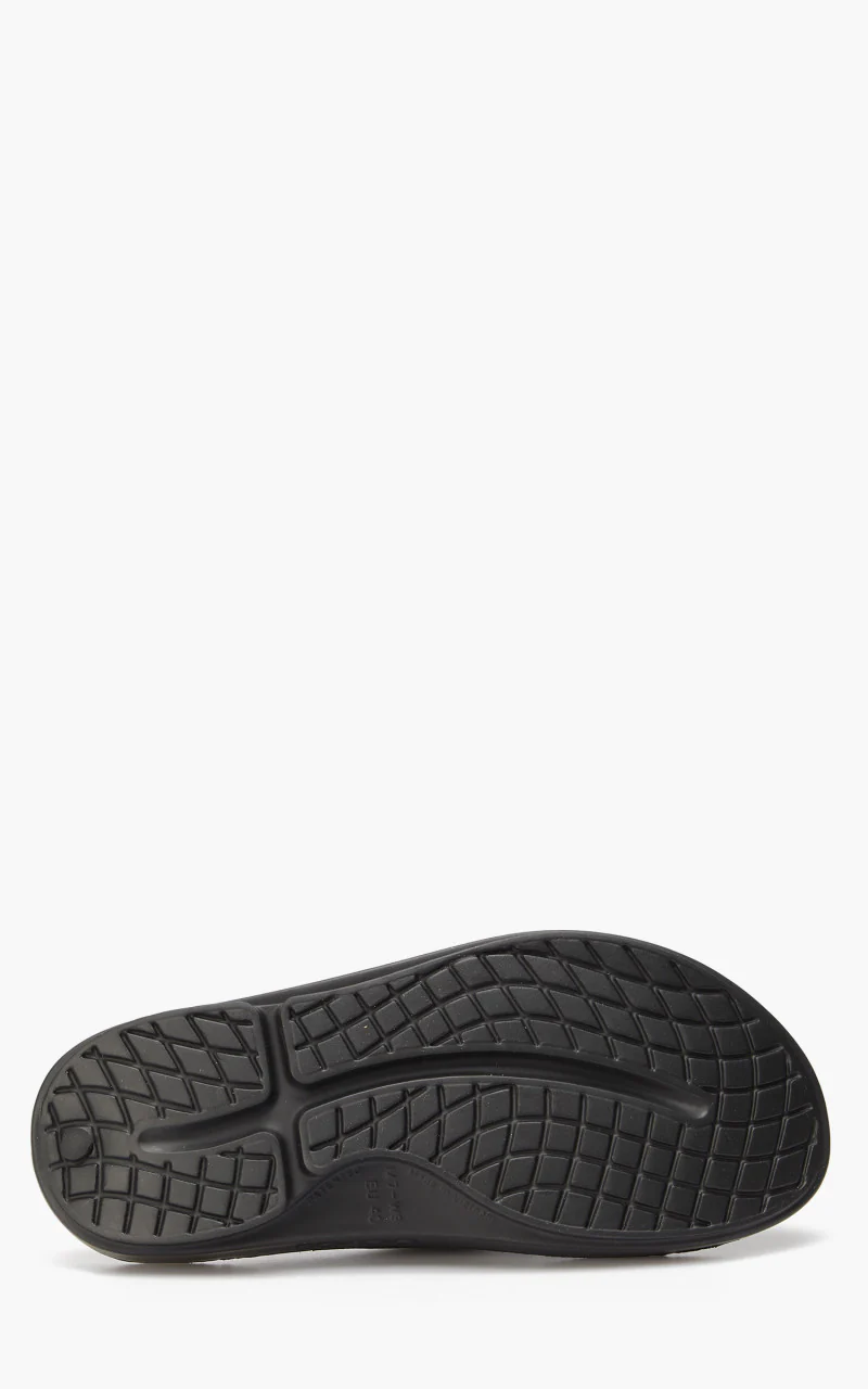 and wander x OOFOS Ooah Slide Black/White - Image 3
