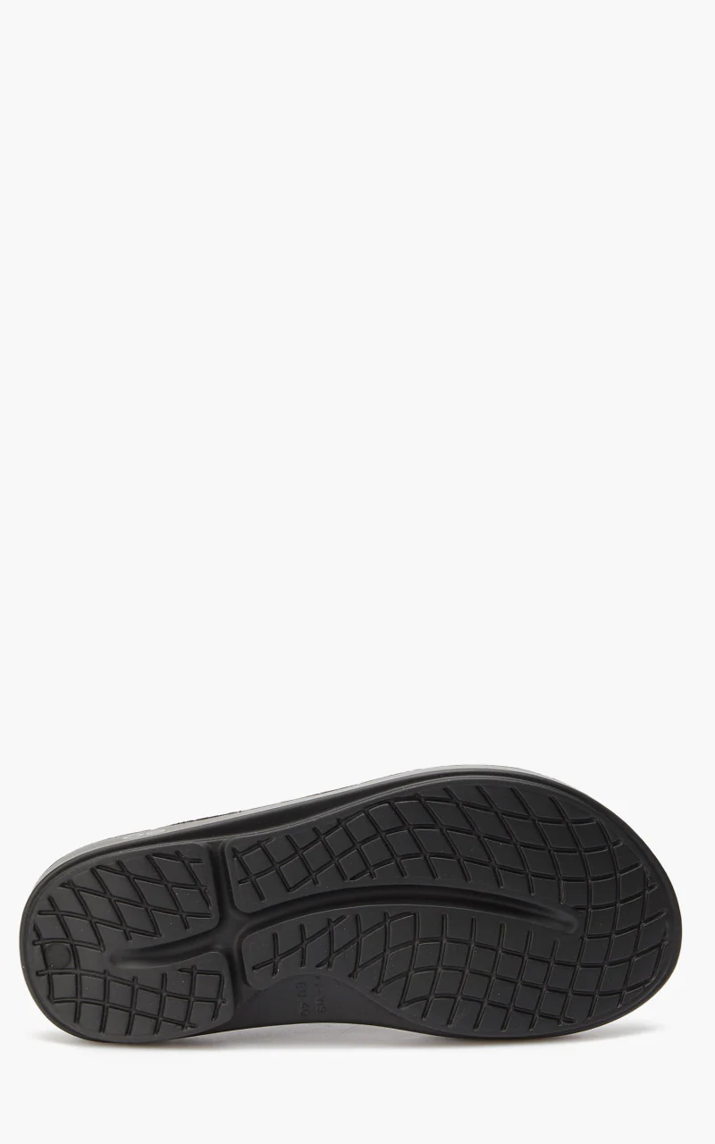 and wander x Oofos Ooriginal Sandal Black/White - Image 3