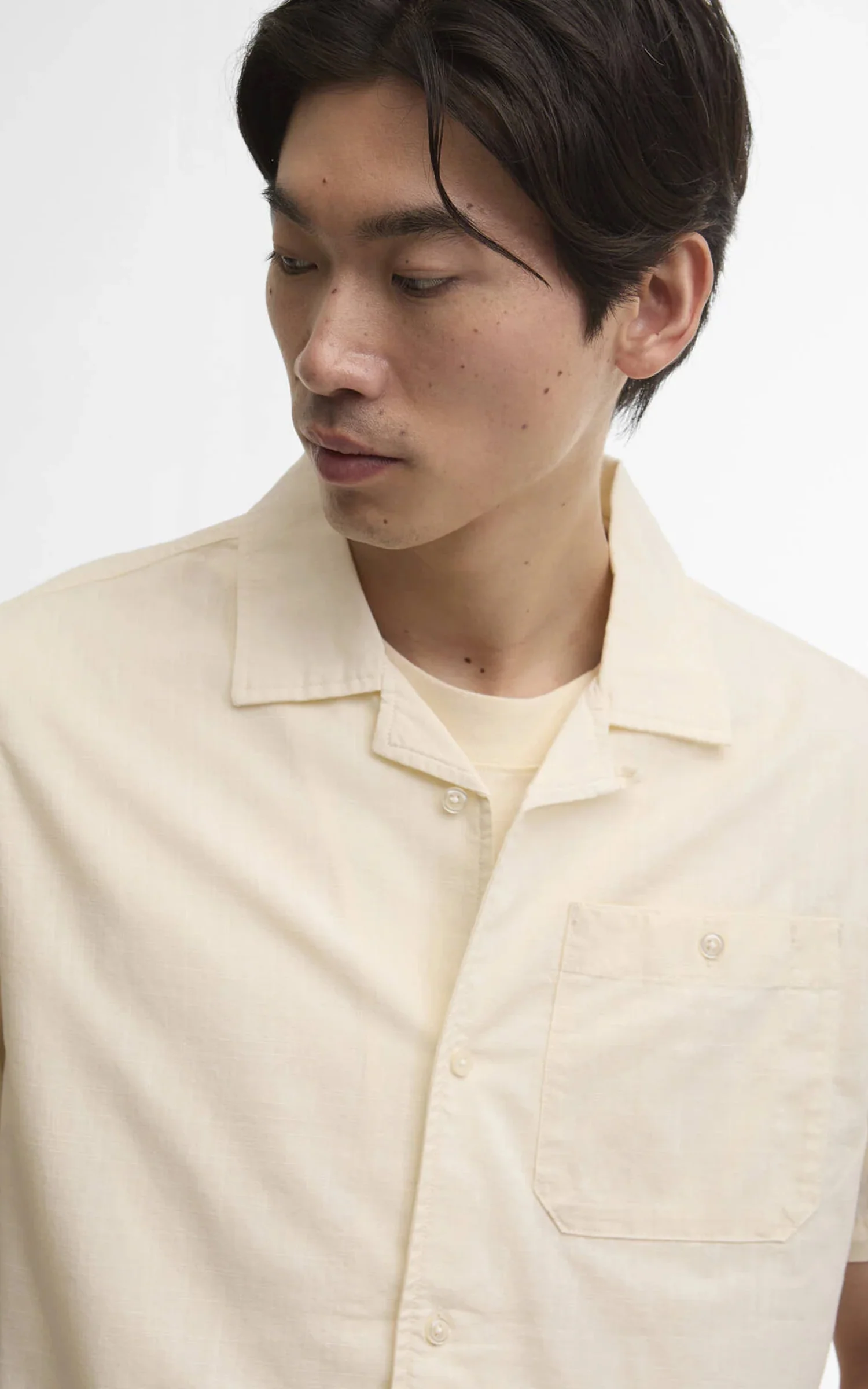 Barbour Parkvale Slub Relaxed Short-Sleeved Shirt Neutral - Image 4