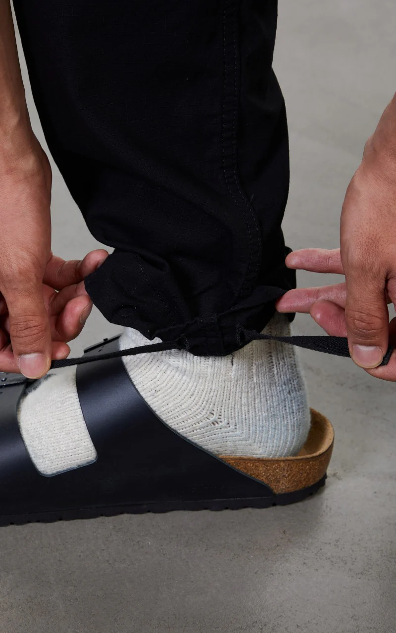 Carhartt WIP Regular Cargo Pant Black Rinsed - Image 10