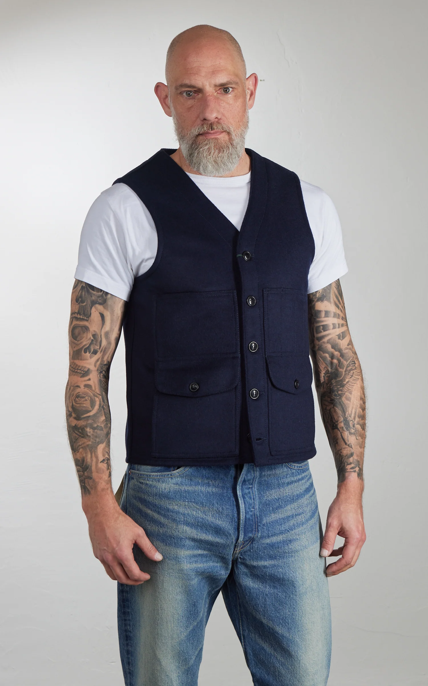 Chesapeake's Oregon Heavyweight Wool Vest Navy Blue - Image 2