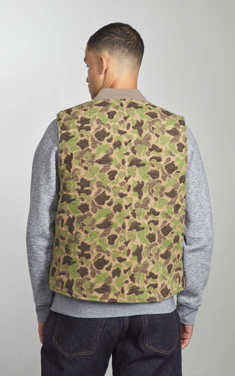 Chesapeake's Seawolf Frogskin Reversible Vest Khaki Green - Image 11