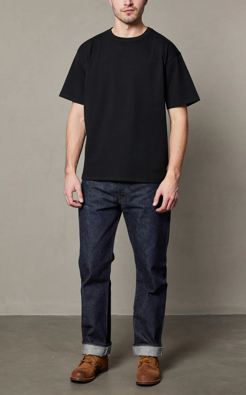Lot 267 Front V Gusset Crew Neck T-Shirt Black - Image 2