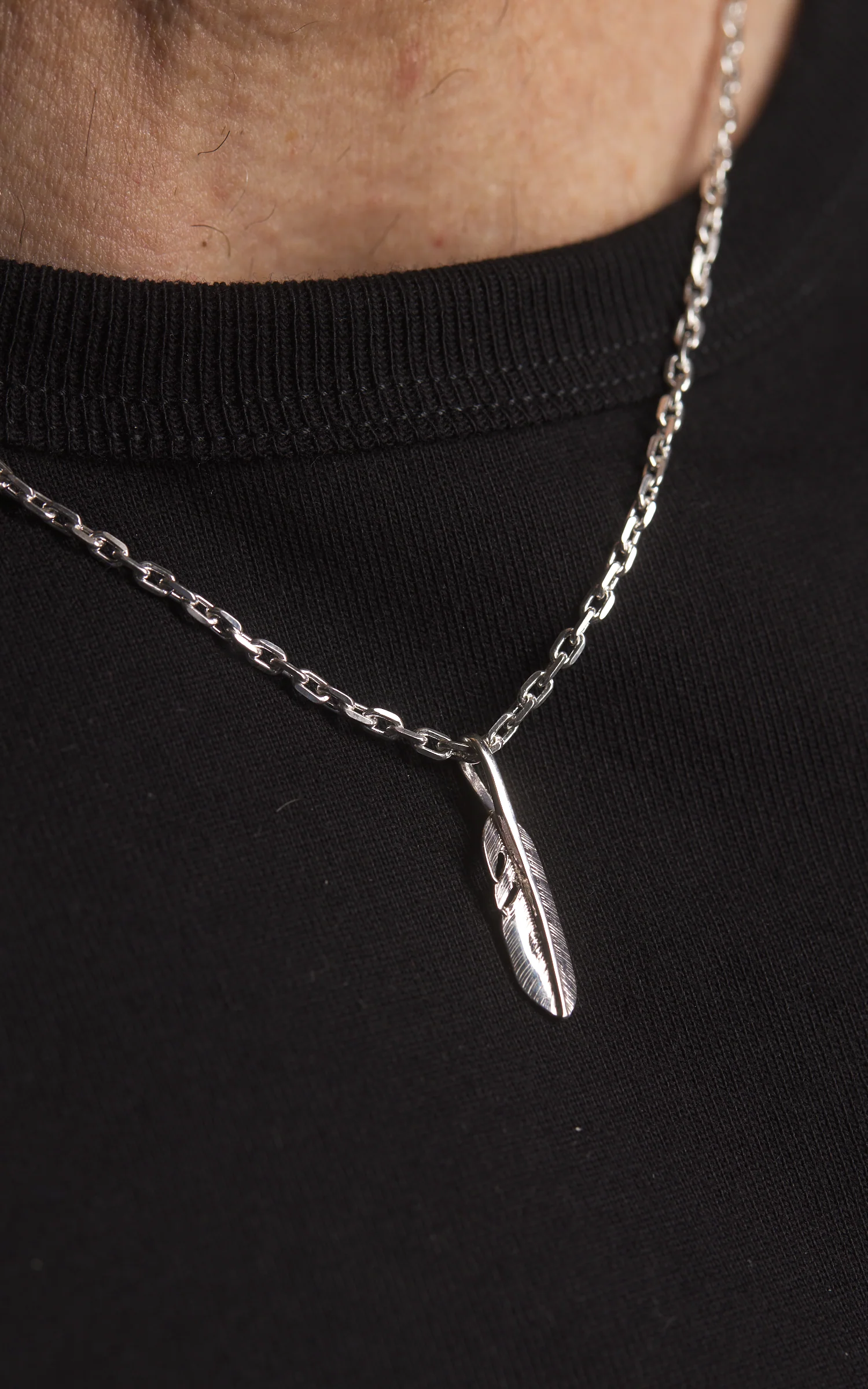 First Arrow's P-593L (XS) Feather Pendant Silver - Image 2