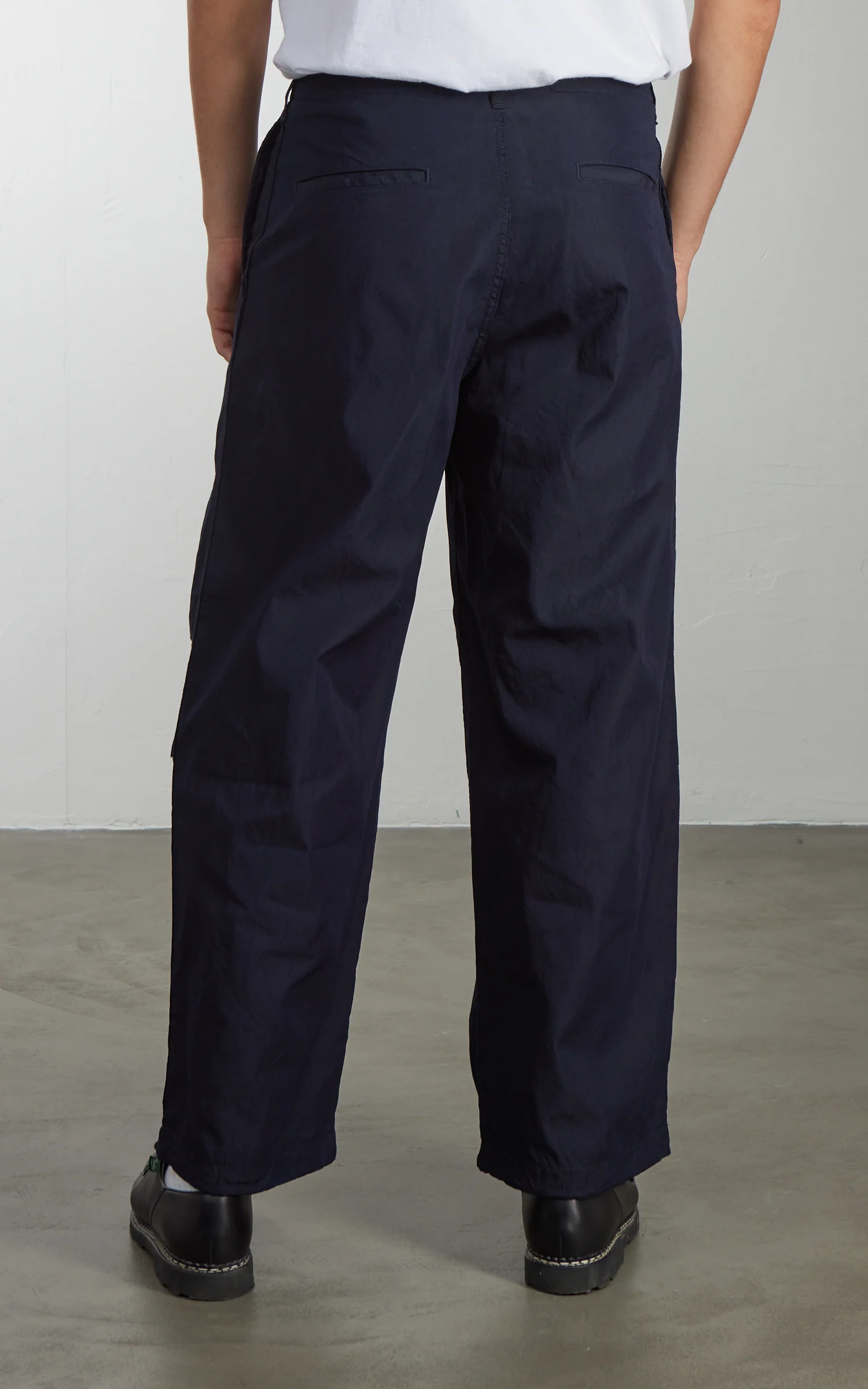 FOB Factory F0545 ID Nylon Tuck Pants Indigo - Image 5