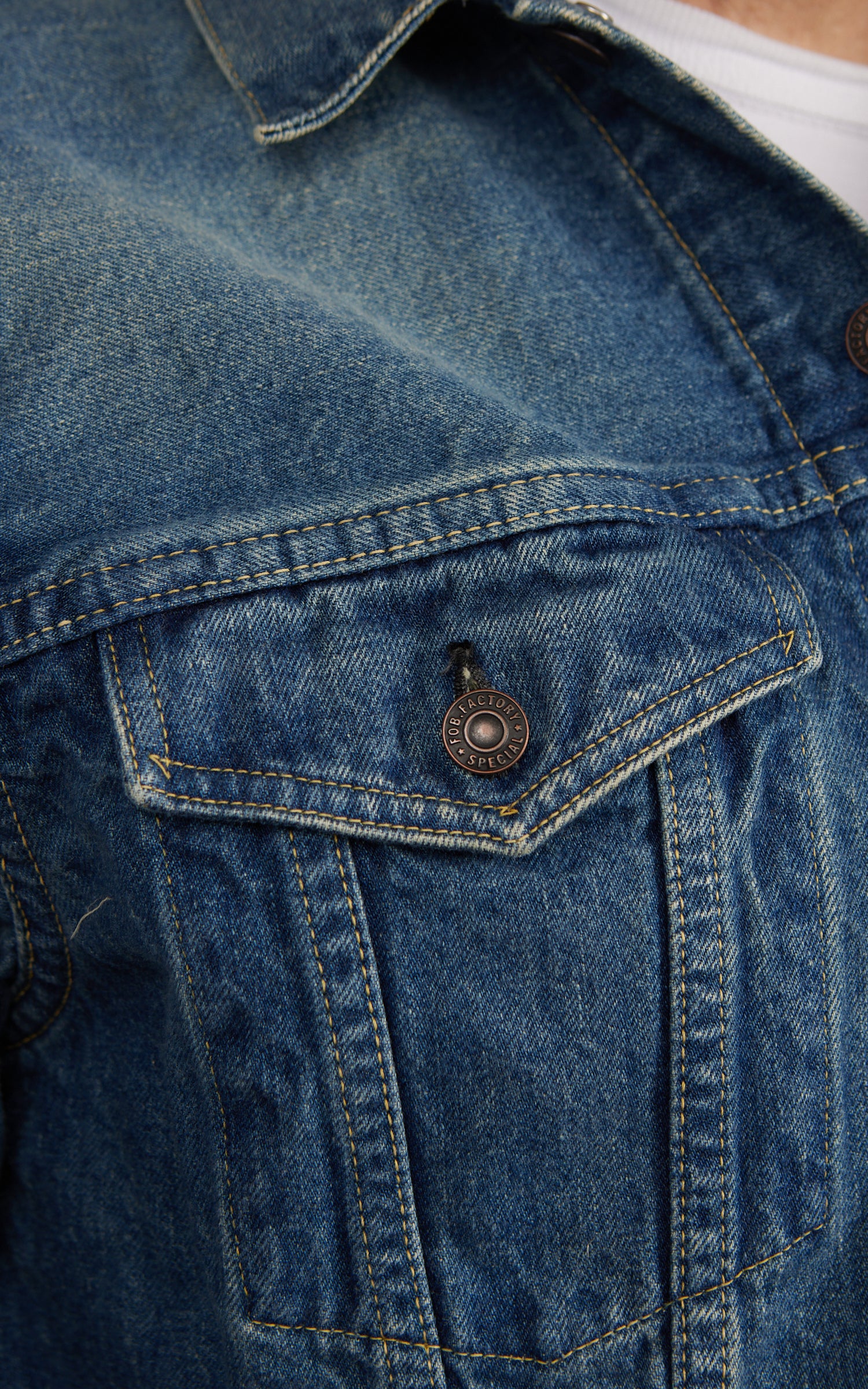 FOB Factory F2444 Type 3 Selvedge Denim Jacket Used Wash Indigo - Image 5