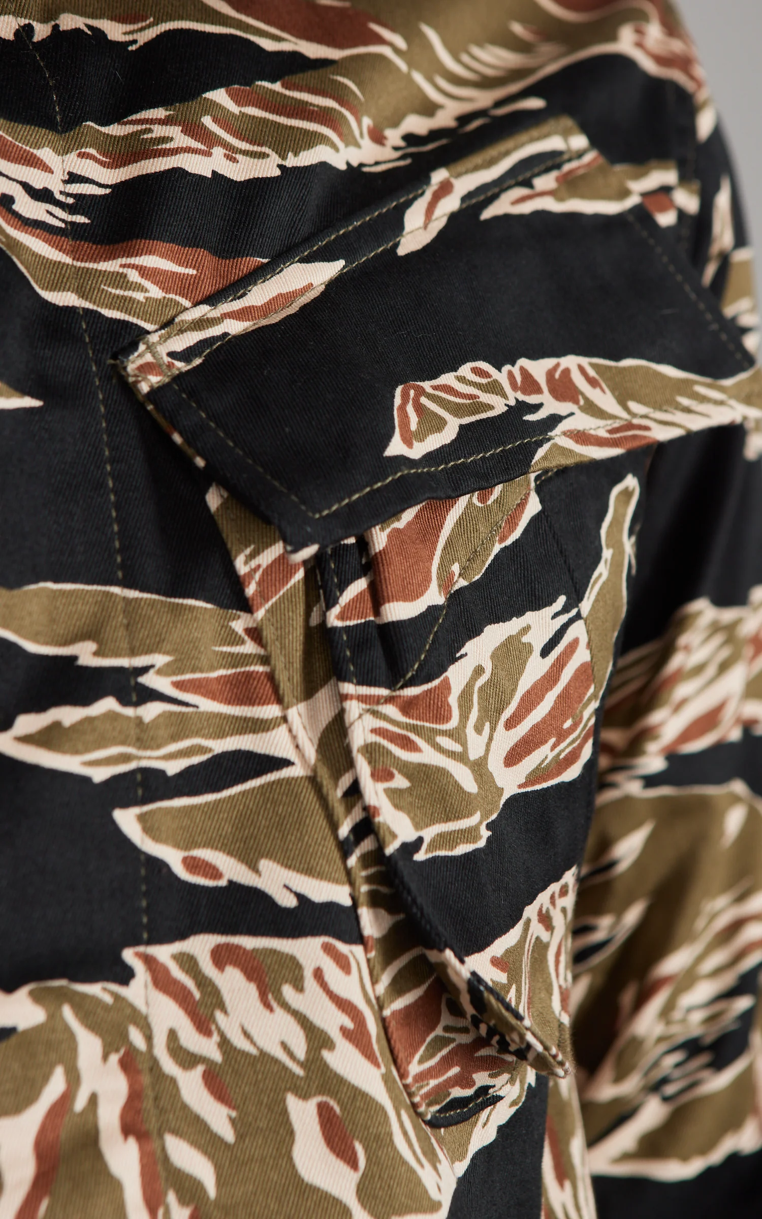 FOB Factory F2457 Jungle Fatigue Jacket Tiger Stripe Camouflage - Image 5