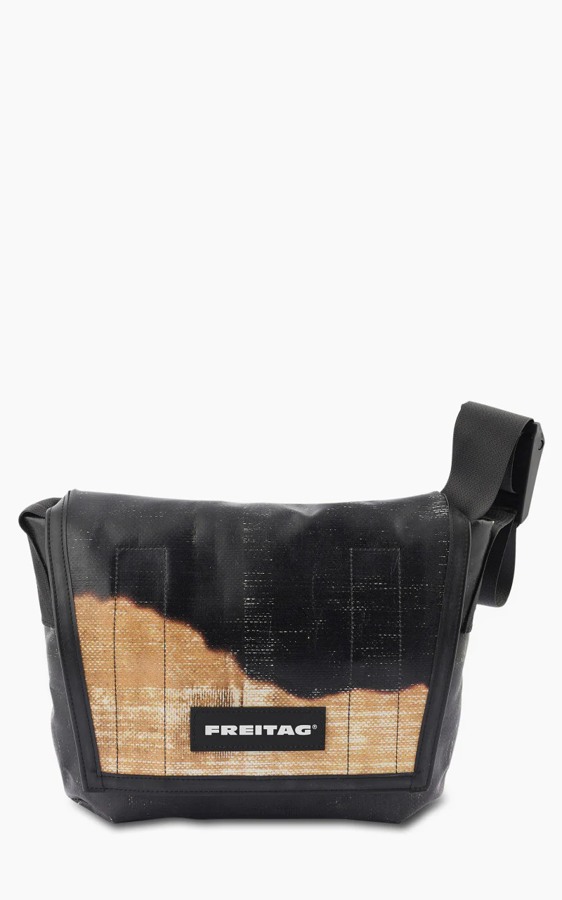 Freitag F11 Lassie Messenger Bag Classic S Black 14-1
