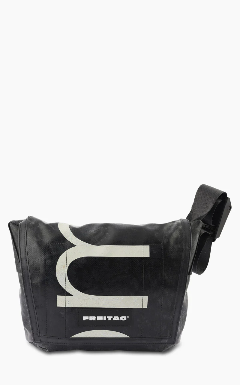 Freitag F11 Lassie Messenger Bag Classic S Black 14-2