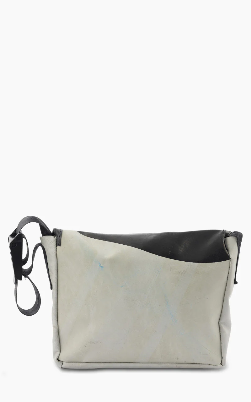 Freitag F11 Lassie Messenger Bag Classic S Black 14-5 - Image 2