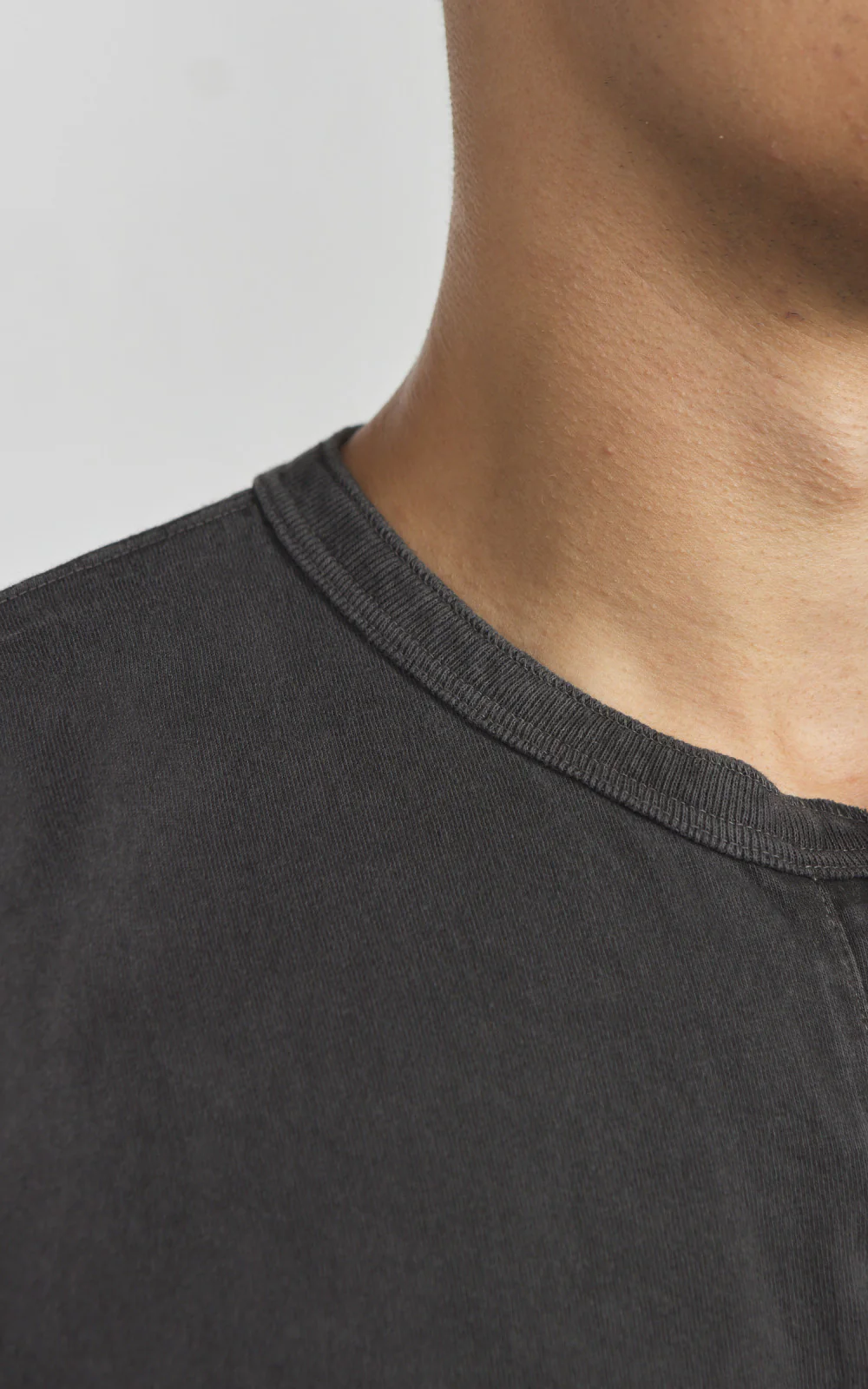 Good On L/S Henley T-Shirt P-Black - Image 5