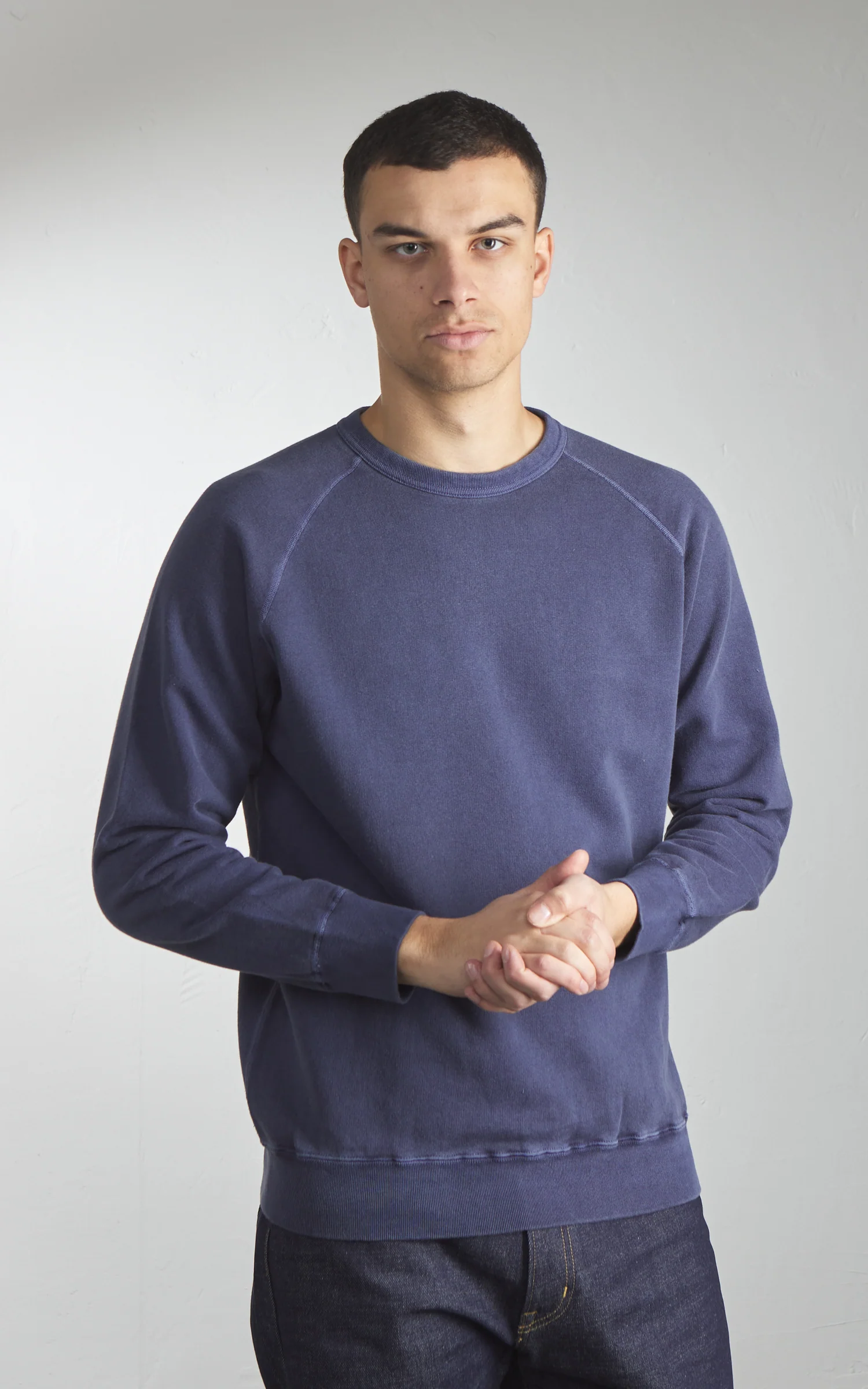 Good On Raglan Crew Sweatshirt P-Navy - Image 4