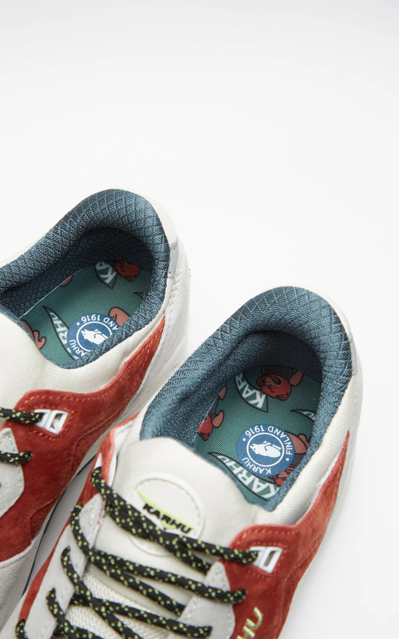 Karhu Aria 95 Dawn Blue/Hot Sauce - Image 6
