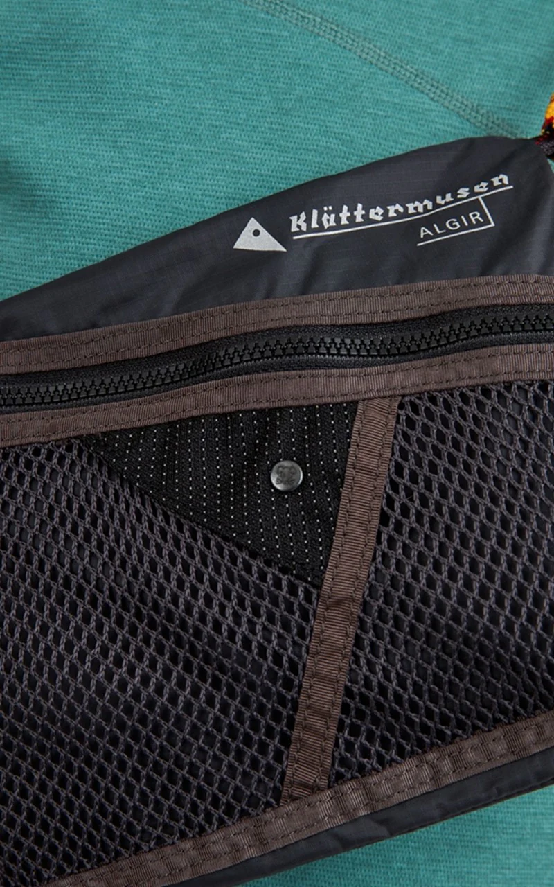 Klättermusen Algir Accessory Bag M Raven - Image 5