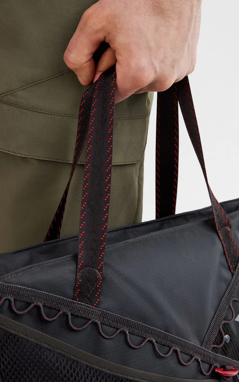 Klättermusen Urur Bag 23L Raven - Image 8