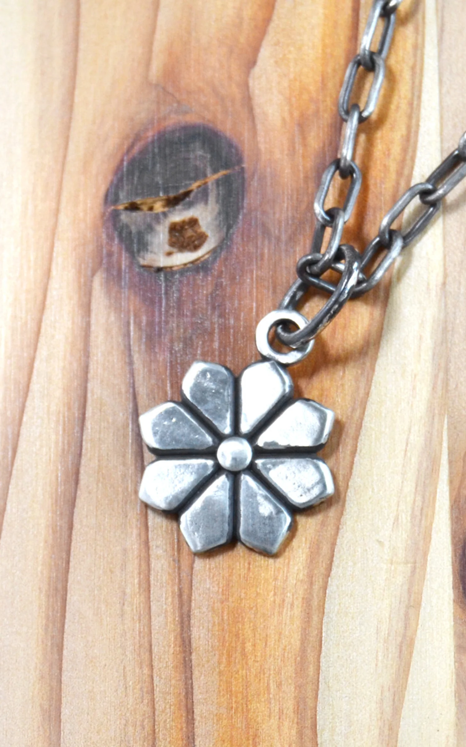 Kobashi Studio K8160 Kikumon Charm Medium “Yatsu-giku” Silver - Image 3
