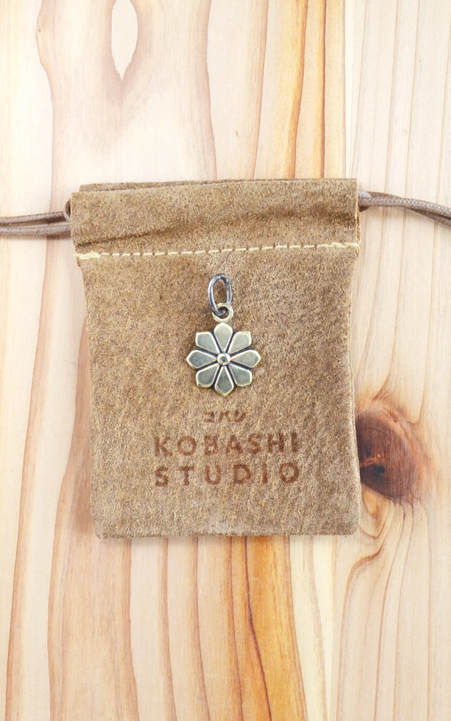Kobashi Studio K8160 Kikumon Charm Medium “Yatsu-giku” Silver - Image 5