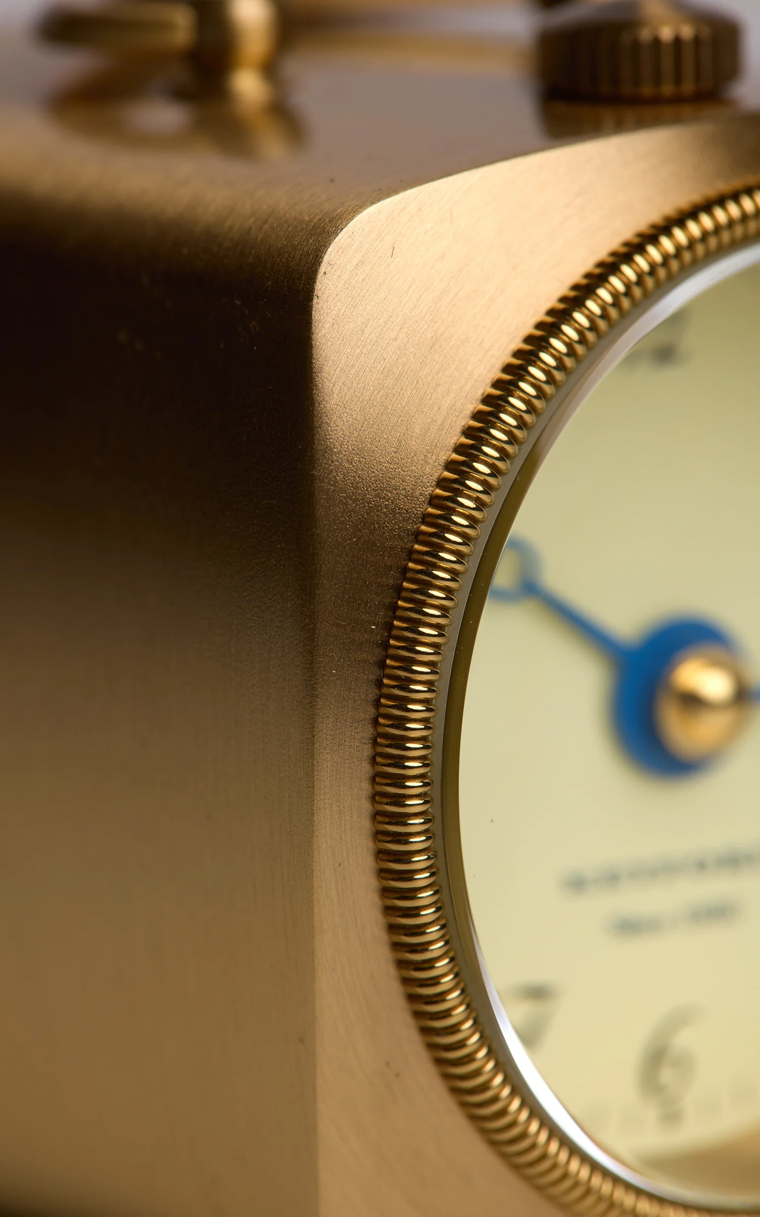 M.R.M.W. Keyford Table Watch Brass - Image 4