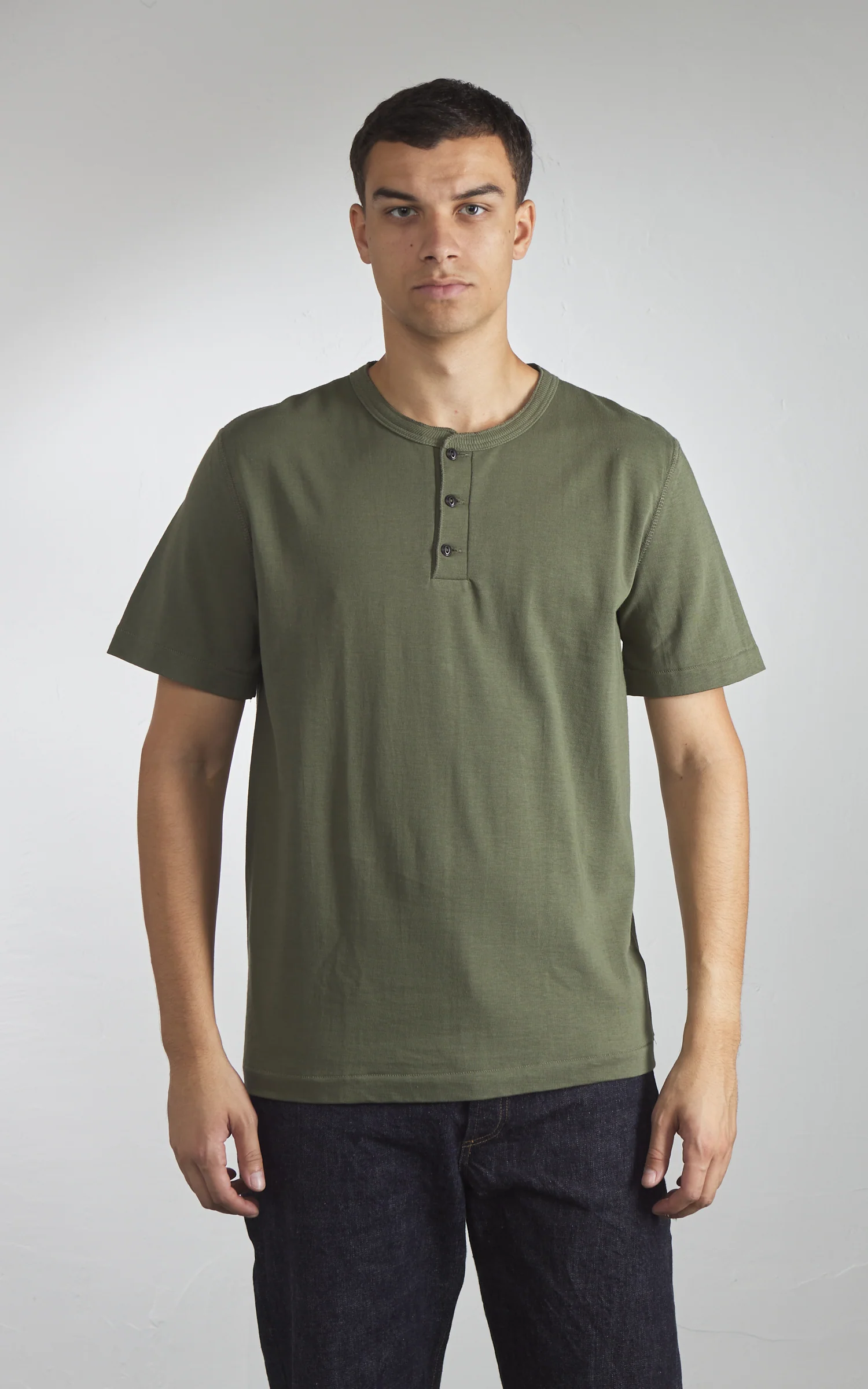Merz b. Schwanen 204SL Loopwheeled Henley T-Shirt Army - Image 2
