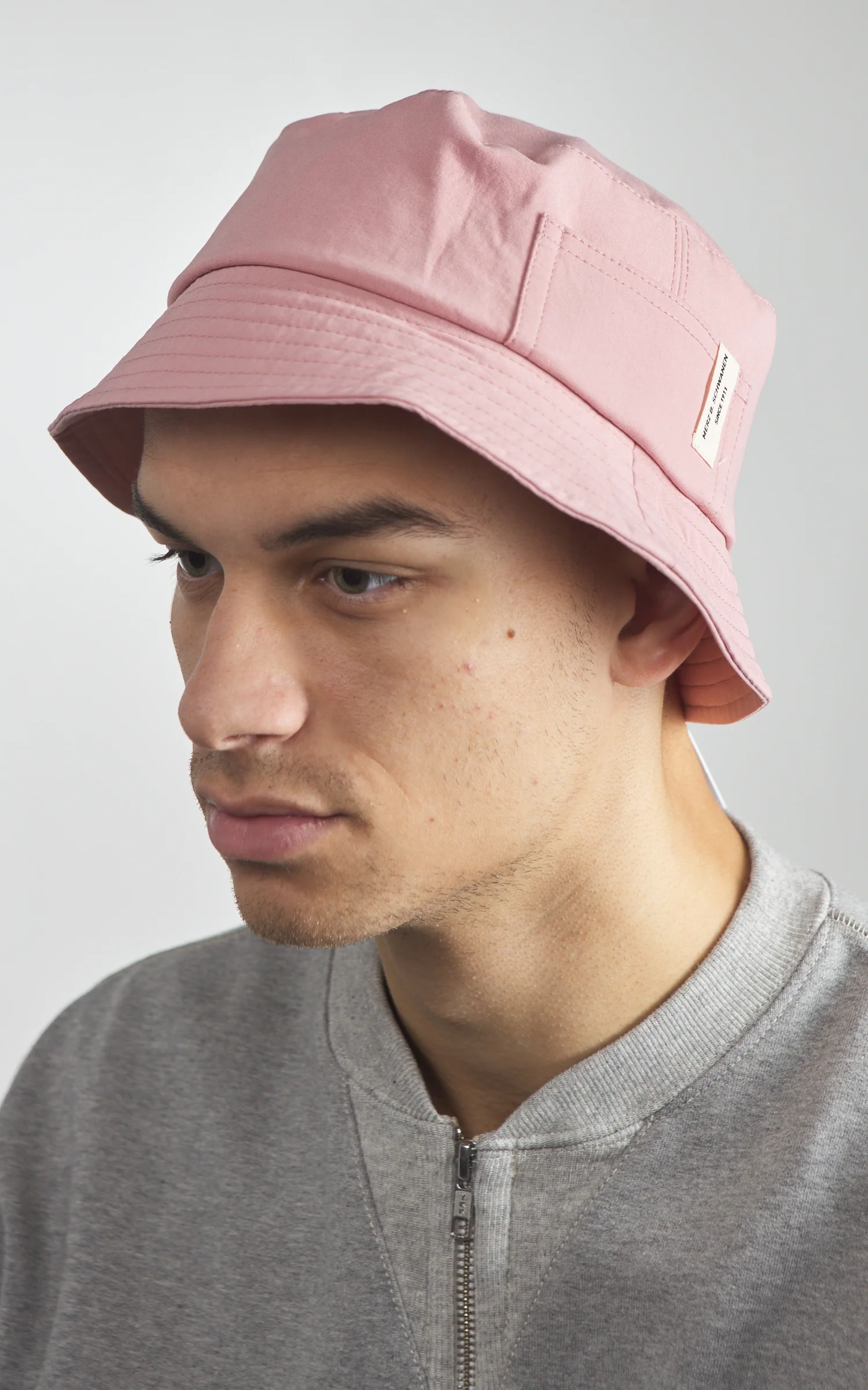 Merz b. Schwanen BH03 Cotton Poplin Bucket Hat Peach - Image 2