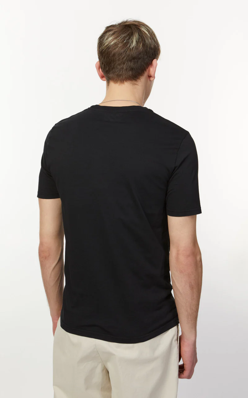 Merz b. Schwanen CTP02 Crew Neck Pocket Tee Deep Black - Image 4