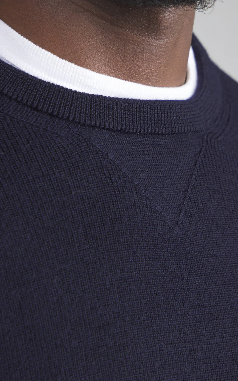 Merz b. Schwanen MWCC01 Classic Crew Merino Pullover Dark Navy - Image 4