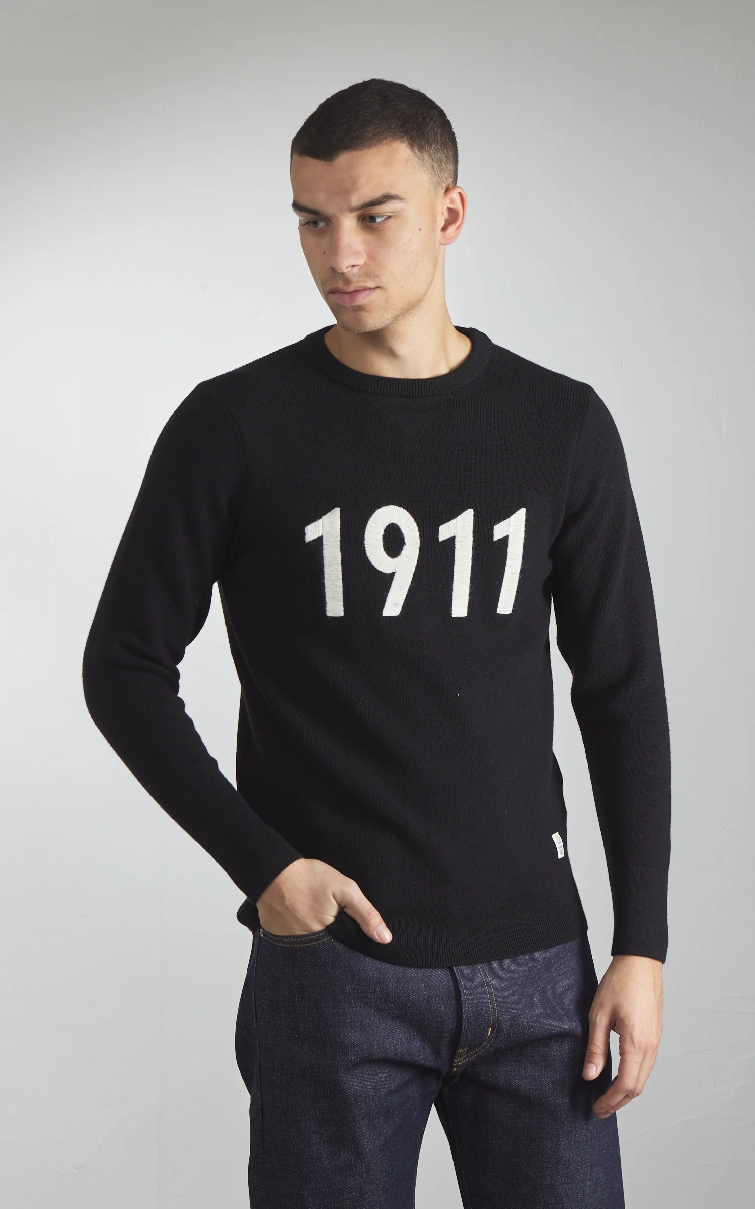 Merz b. Schwanen MWCC03 Classic Crew Merino Wool Pullover Black - Image 5