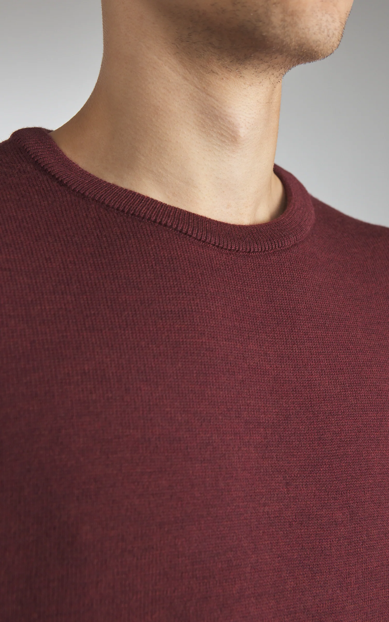 Merz b. Schwanen MWRC01 Classic Crew Merino Wool Pullover Brick Red - Image 6