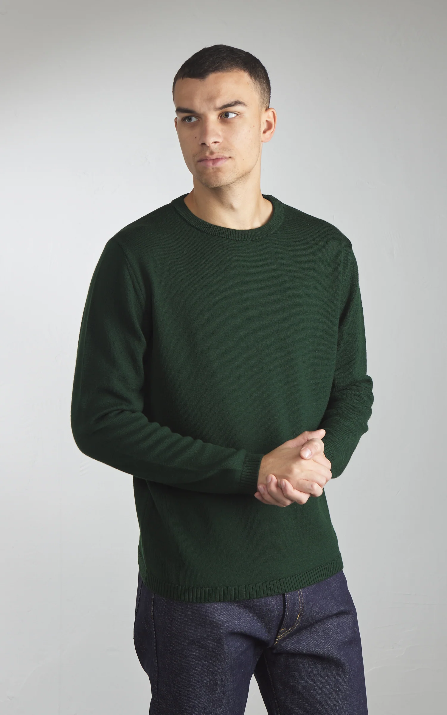 Merz b. Schwanen MWRC01 Classic Crew Merino Wool Pullover Forest - Image 5