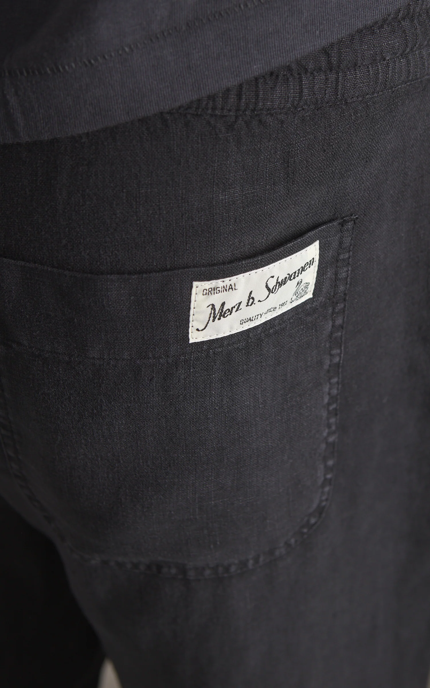 Merz b. Schwanen PANTS05LI Linen Drawstring Pants Deep Black - Image 5