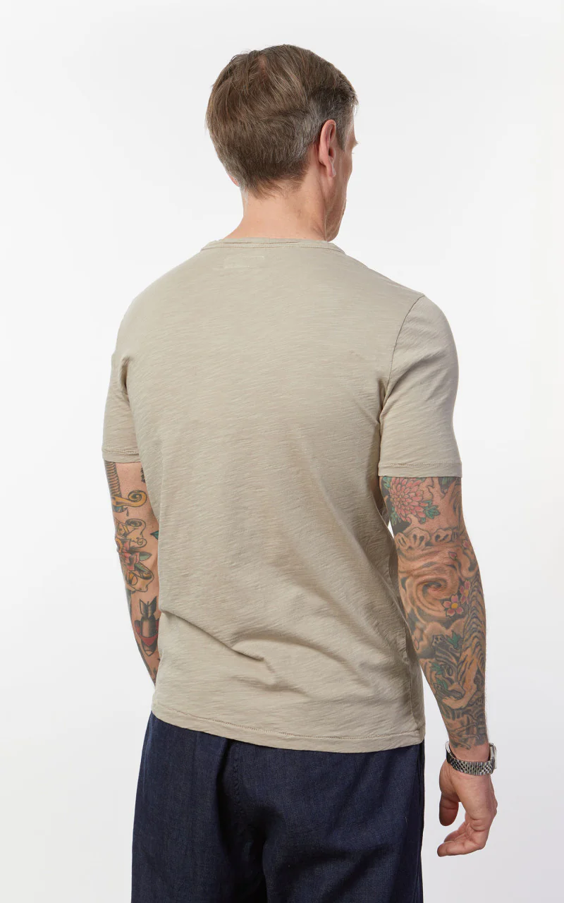 Merz b. Schwanen SCT04 T-Shirt Greige - Image 4