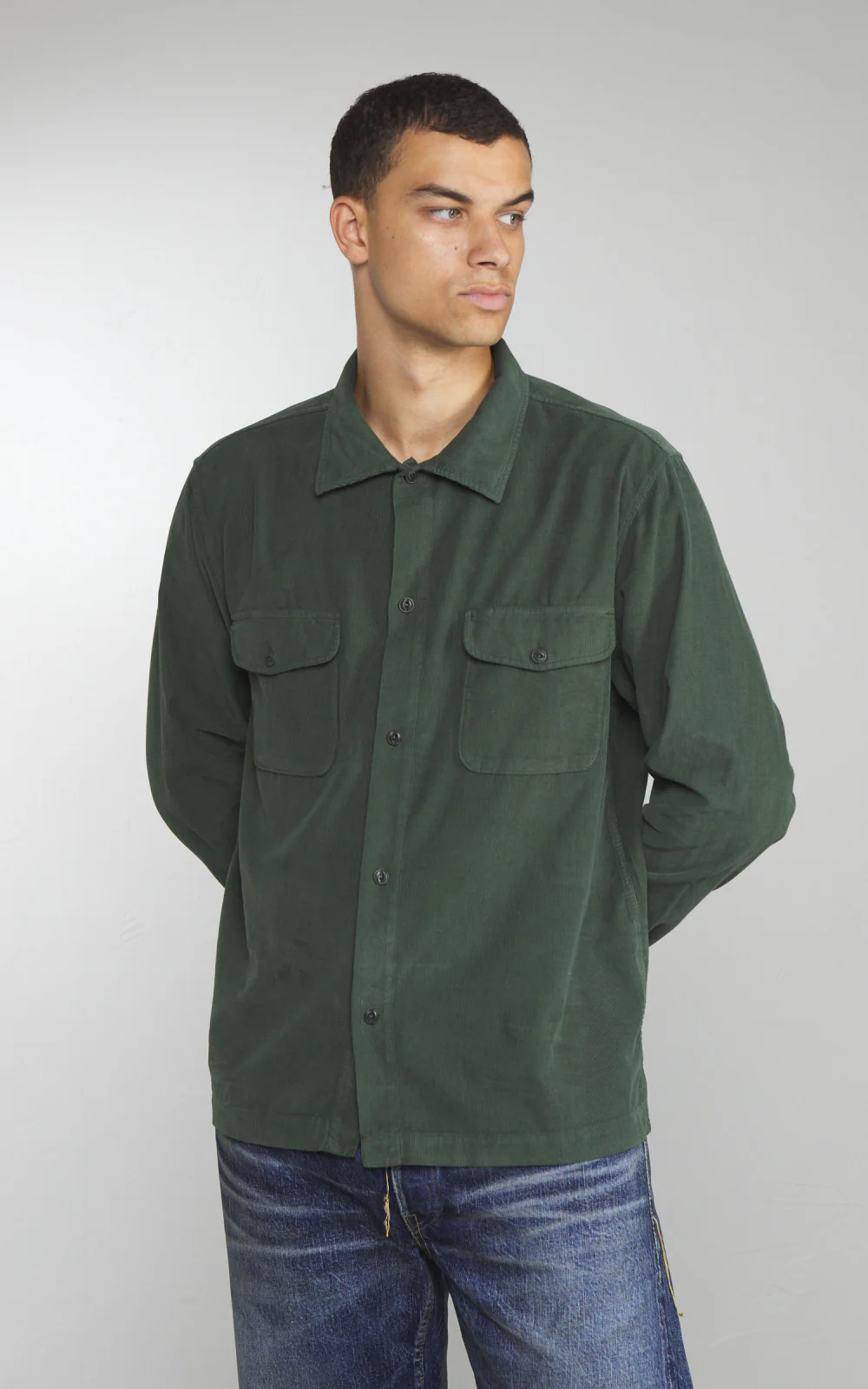 Merz b. Schwanen SHIRT06LC Light Cotton Corduroy Shirt Forest - Image 2