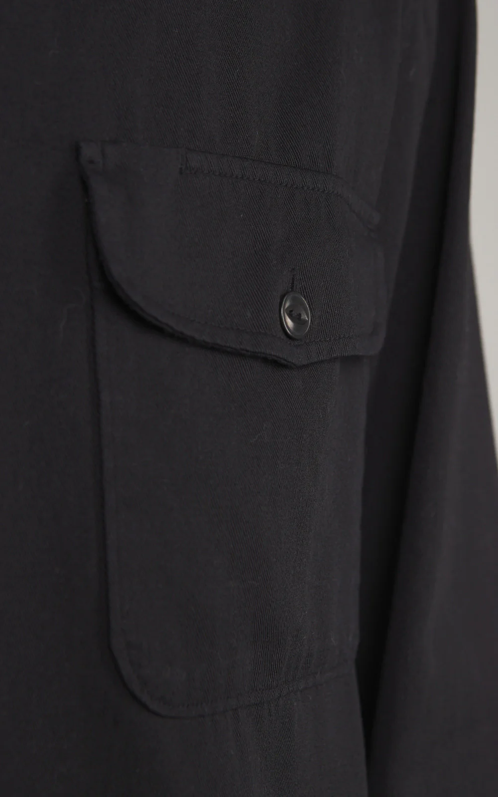 Merz b. Schwanen SHIRT06RT Cotton Twill Shirt Deep Black - Image 5