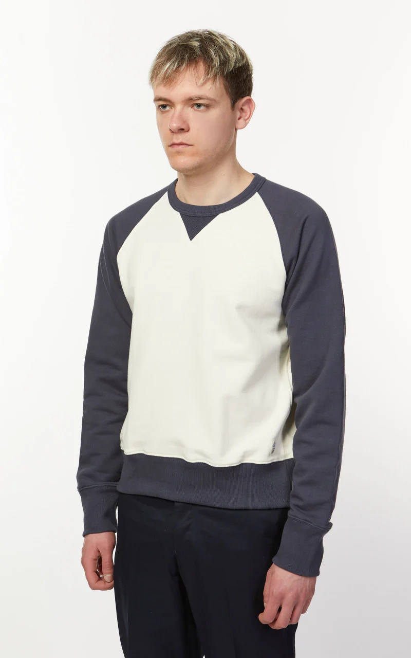 Merz b. Schwanen TR349 Good Training Sweatshirt Oat/Navy - Image 3