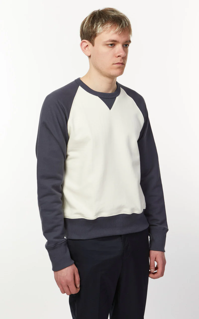 Merz b. Schwanen TR349 Good Training Sweatshirt Oat/Navy - Image 4