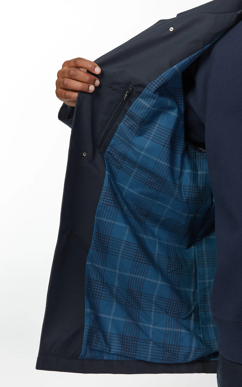 Nanamica 2L GORE-TEX Short Soutien Collar Coat Navy - Image 10