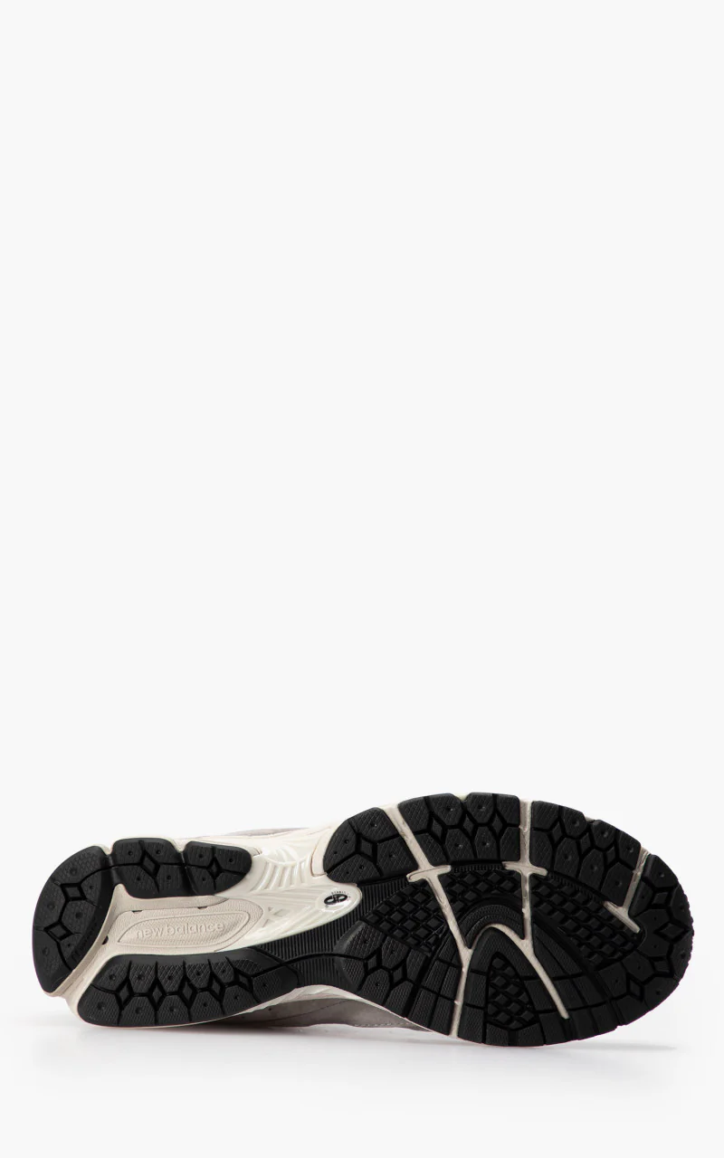 New Balance ML2002 RC Marblehead Light Aluminium - Image 3