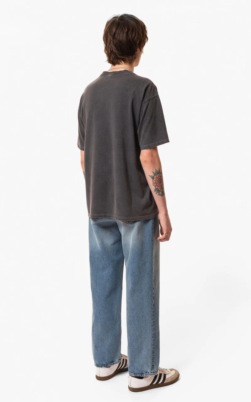 Nudie Jeans Koffe Trummor T-Shirt Antracite - Image 4
