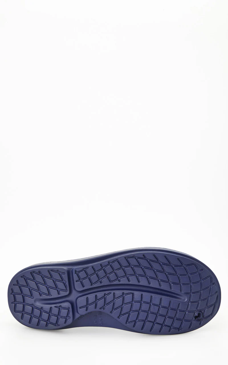 OOFOS Oocloog Sandals Navy - Image 4