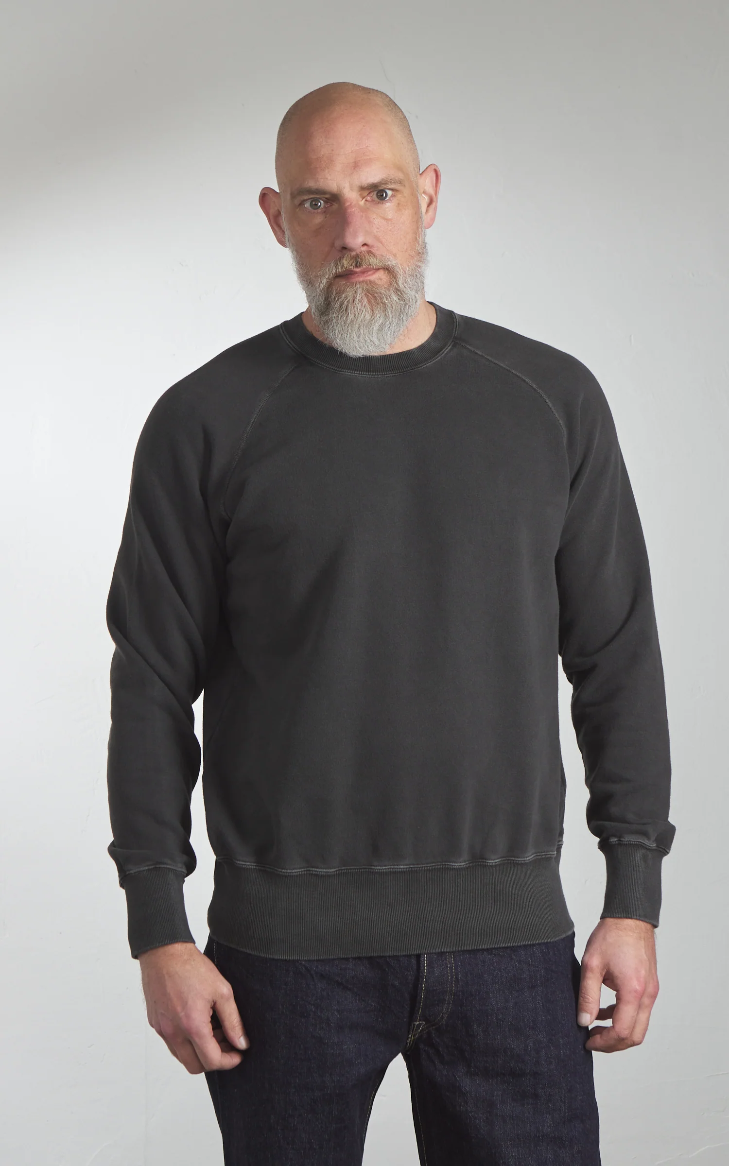 Pherrow's 25W-PRS-P Raglan Sweatshirt Faded Black - Image 2