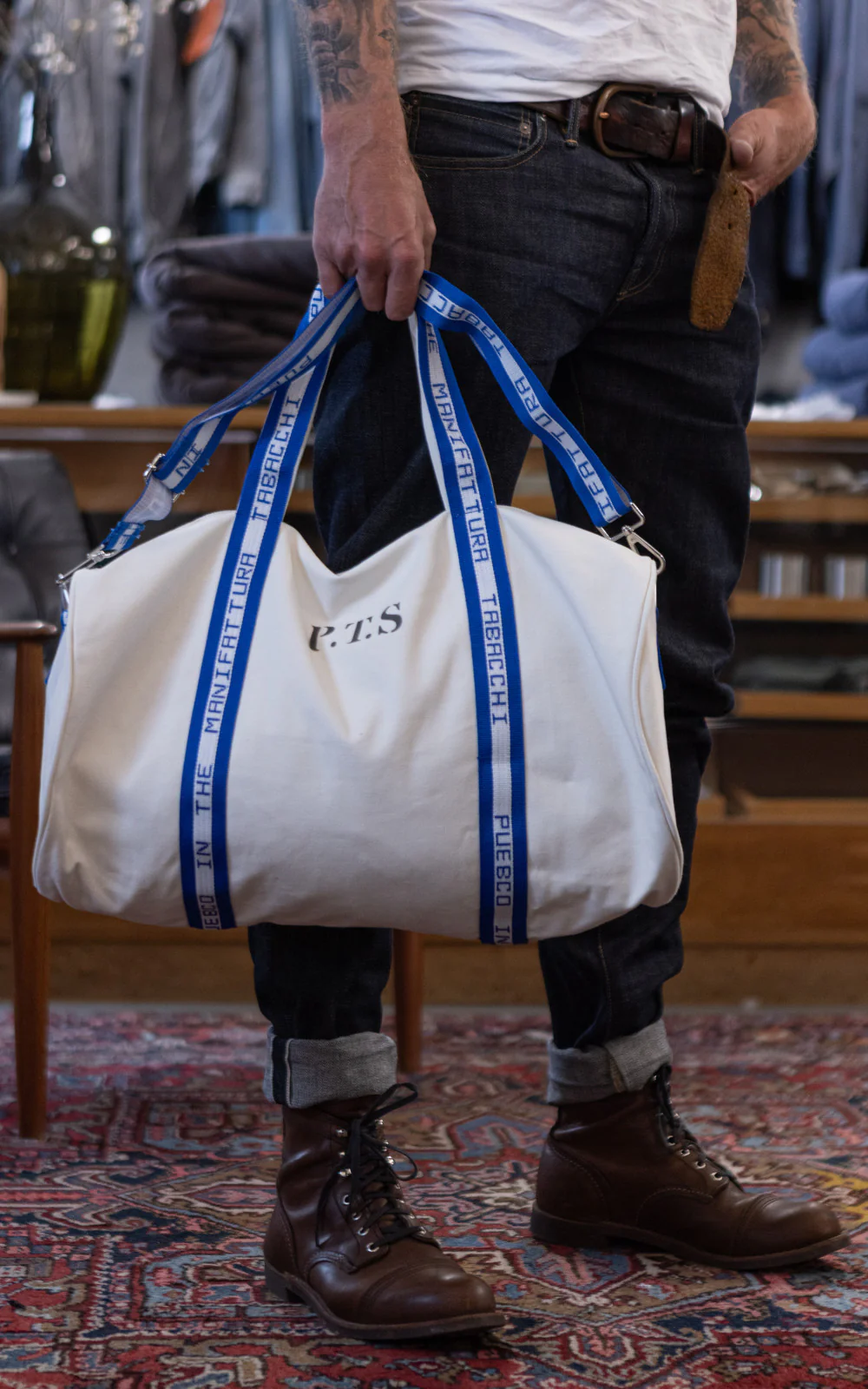 Puebco Clubhouse Barrel Bag Manifattura Tabacchi Natural/Blue - Image 2