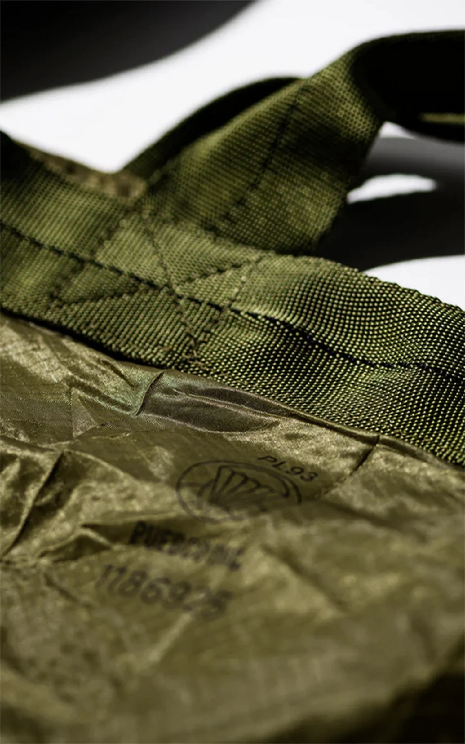 Puebco Vintage Parachute Light 2-Way Bag Olive - Image 2