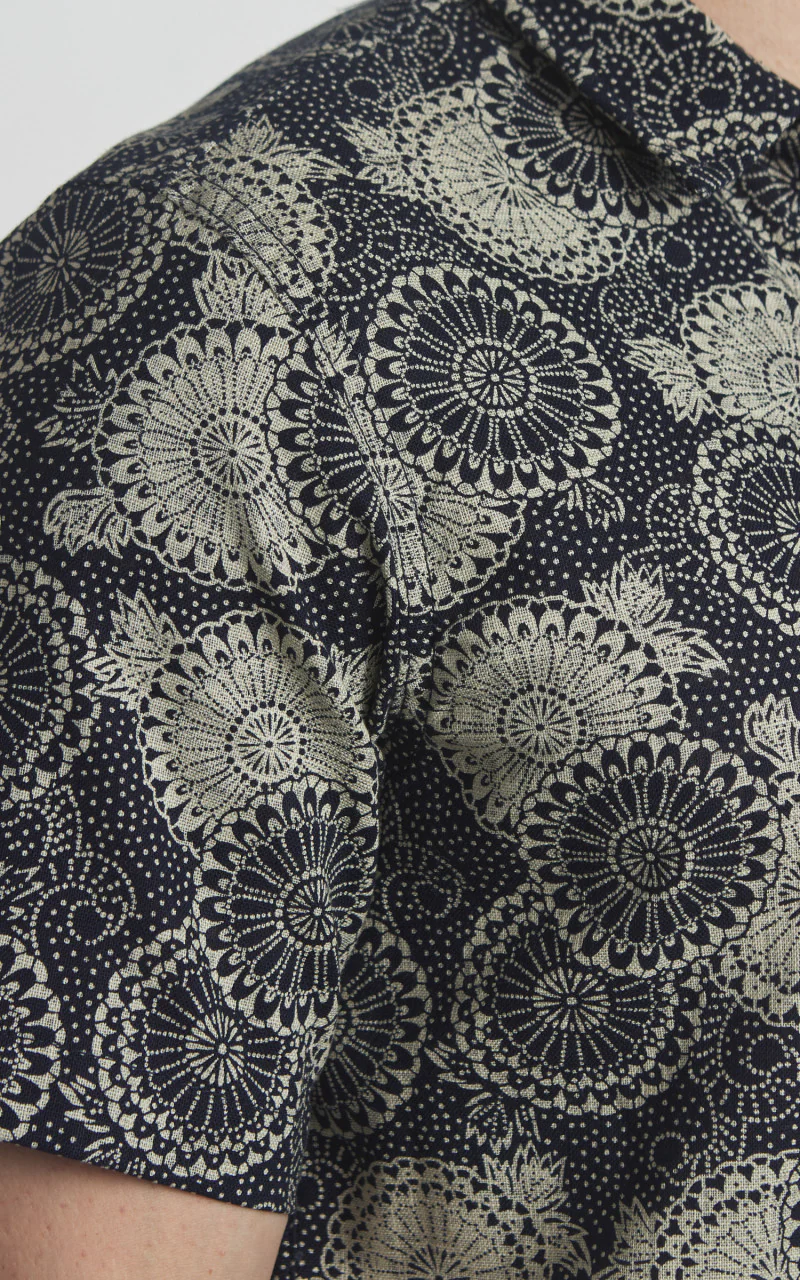 Oxford Shirt S/S Indigo Medallion - Image 5