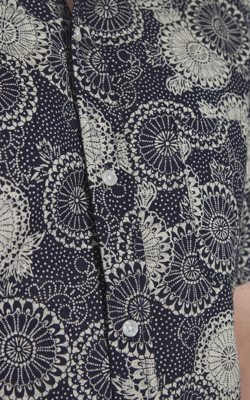Oxford Shirt S/S Indigo Medallion - Image 6