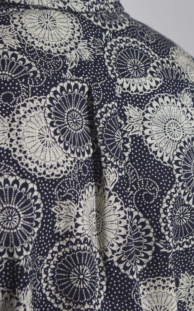Oxford Shirt S/S Indigo Medallion - Image 8